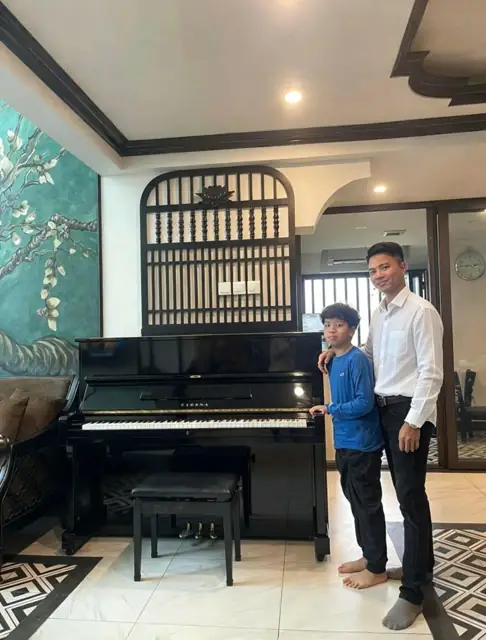 Thầy và trò bên cây đàn